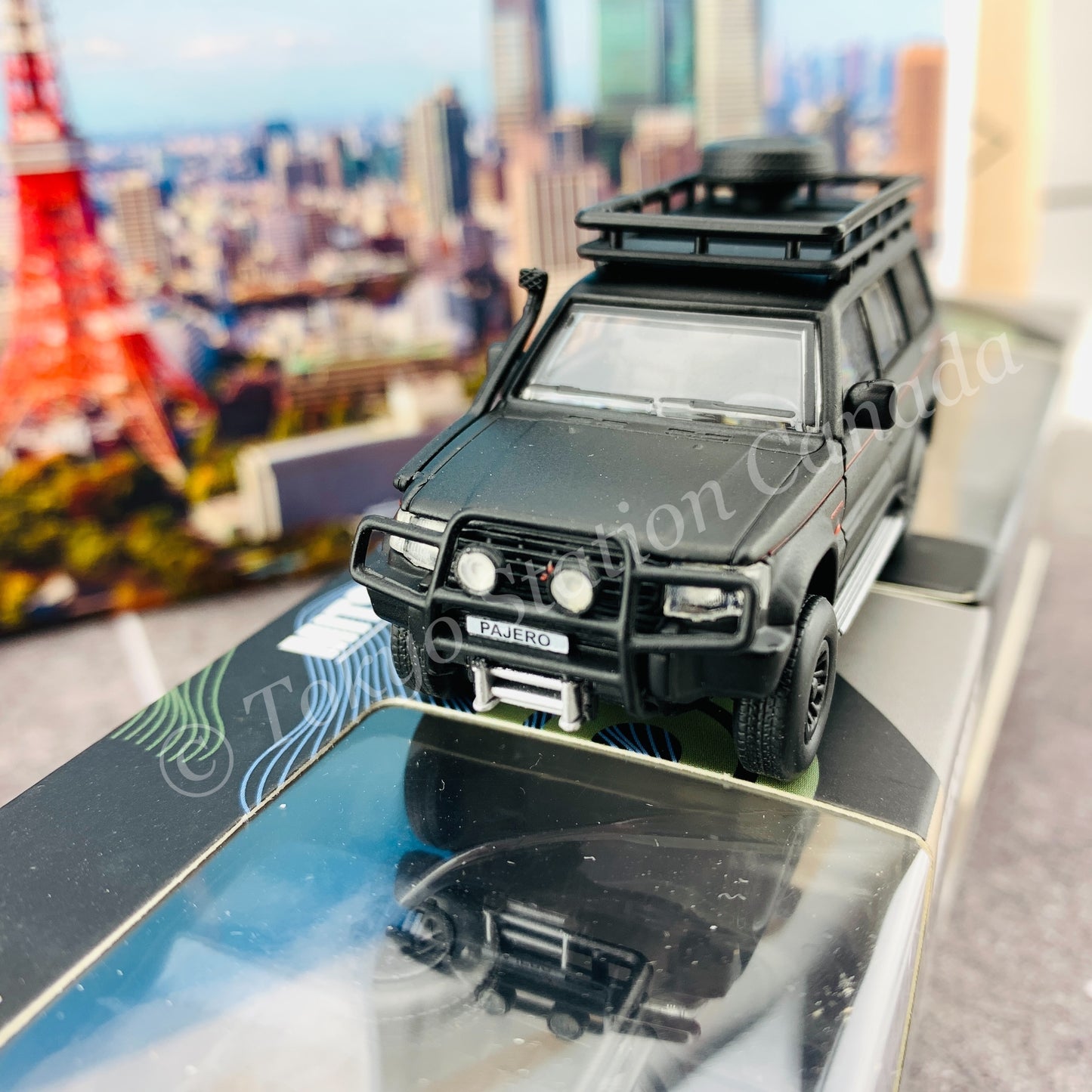 BM CREATIONS JUNIOR 1/64 Mitsubishi Pajero 2nd Generation JUNGLE PACK Matt Black LHD 64B0043