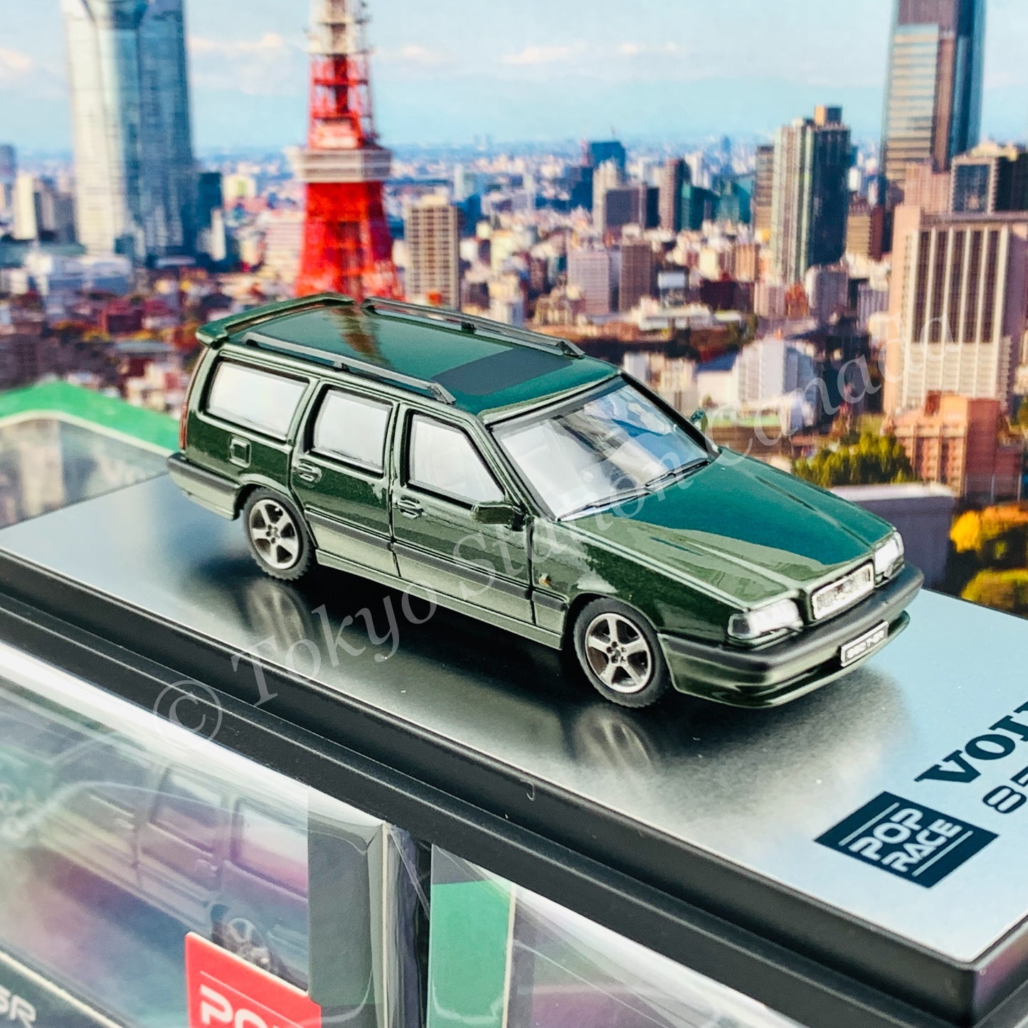 POPRACE 1/64 Volvo 850 T5-R Estate Olive Green Metallic PR64-850-GRN