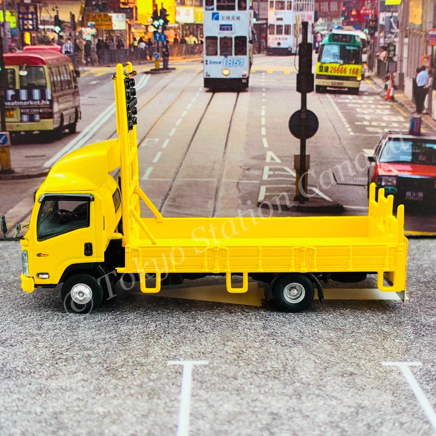 Model 1 1/76 ISUZU N-SERIES Road Work Vehicle 修路箭嘴工程車 T33606