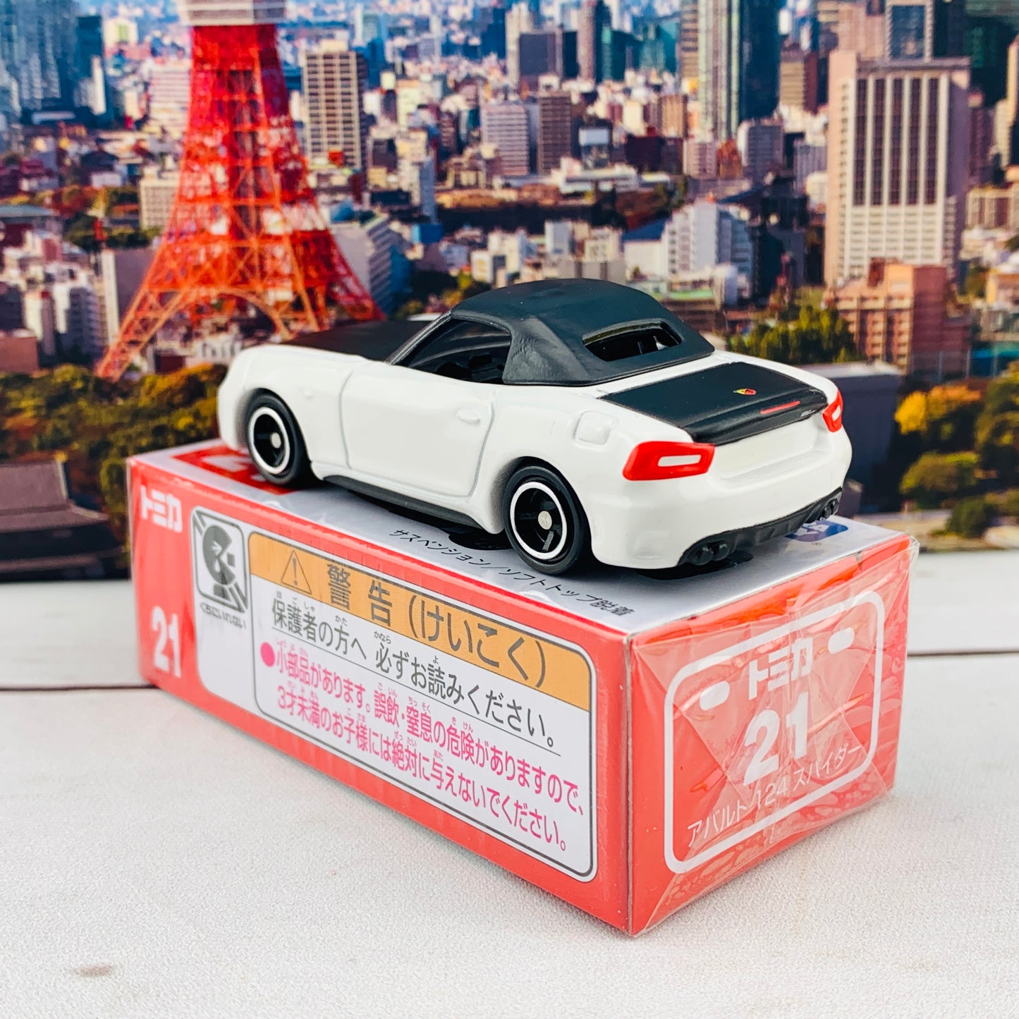 Tomica 21 Abarth 124 spider