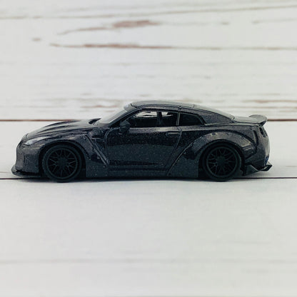 MINI GT LIBERTYWALK LB★WORKS Nissan GTR (R35) Magic Grey LHD MGT00035-L