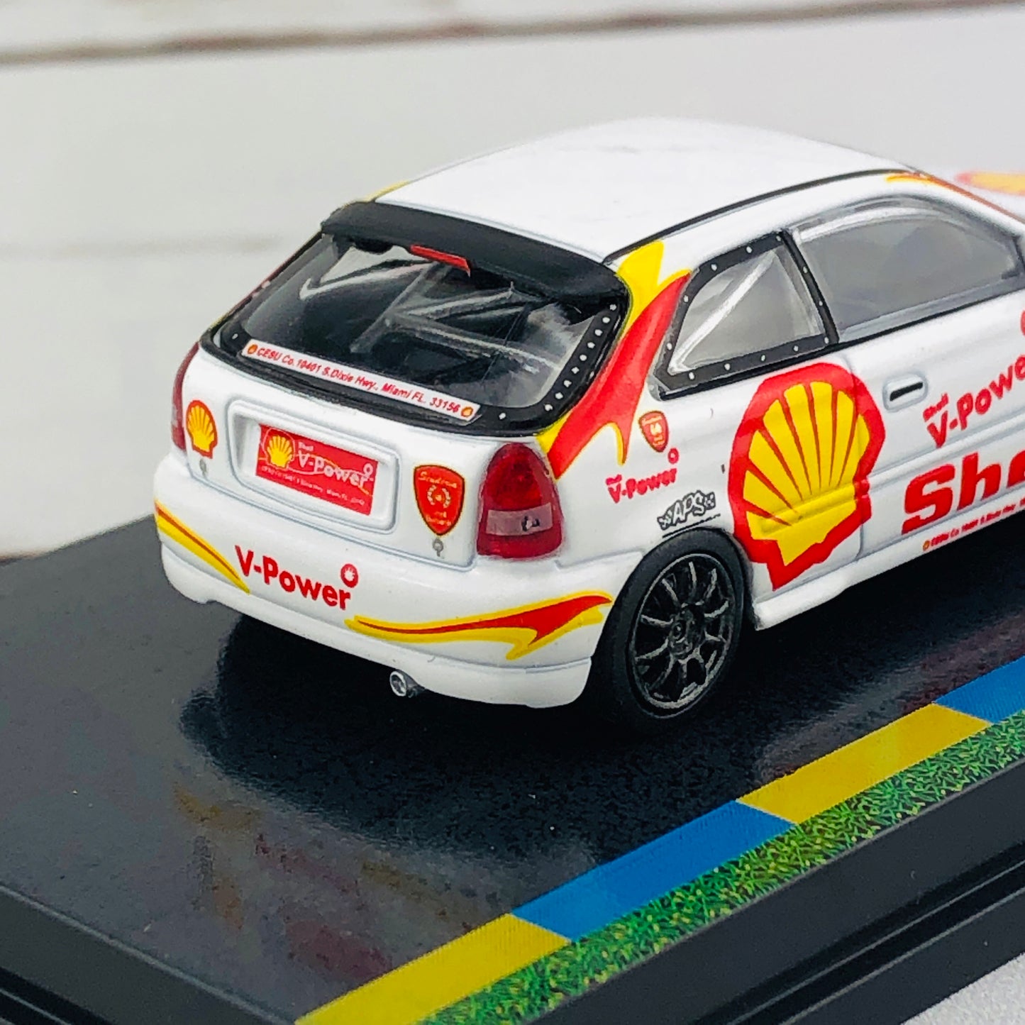 Tarmac Works 1/64 Honda Civic Type R EK9 FARA : Homestead II 2016 "SHELL" Singapore Exclusive Model