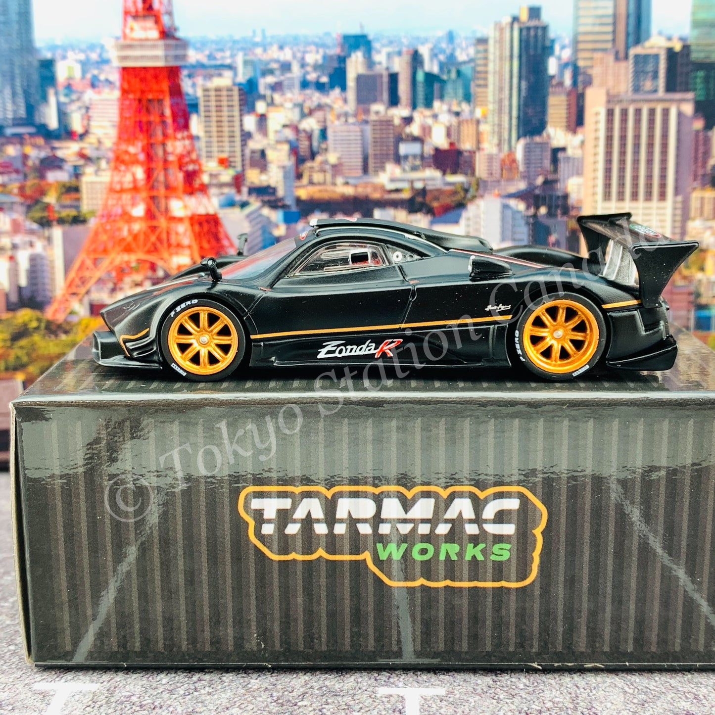 Tarmac Works 1/64 Global64 Pagani Zonda R Matt Black T64G-TL015-MB
