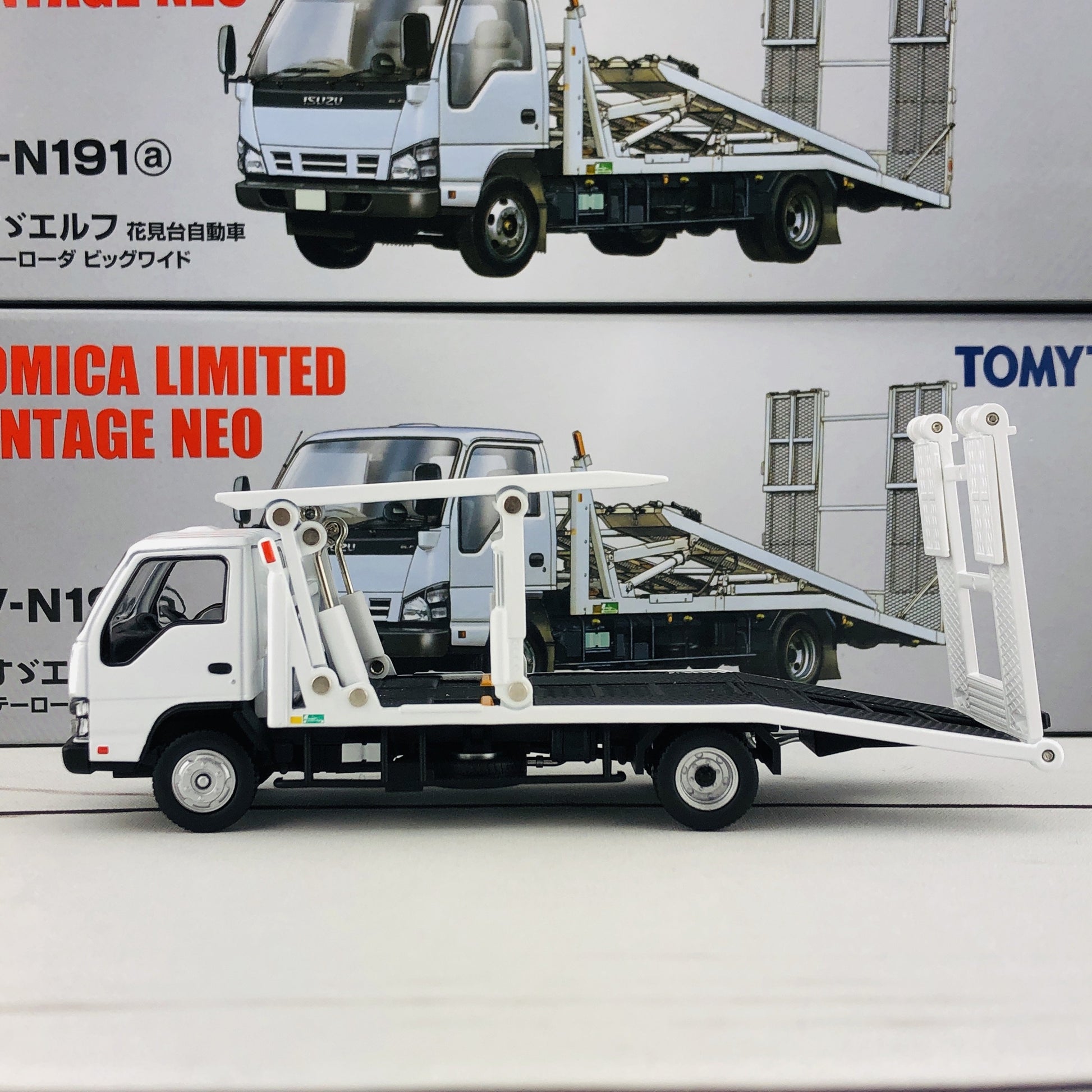 Tomica Limited Vintage Isuzu Elf Hanamidai Automobile Safety Loader Big Wide (White) LV-N191a