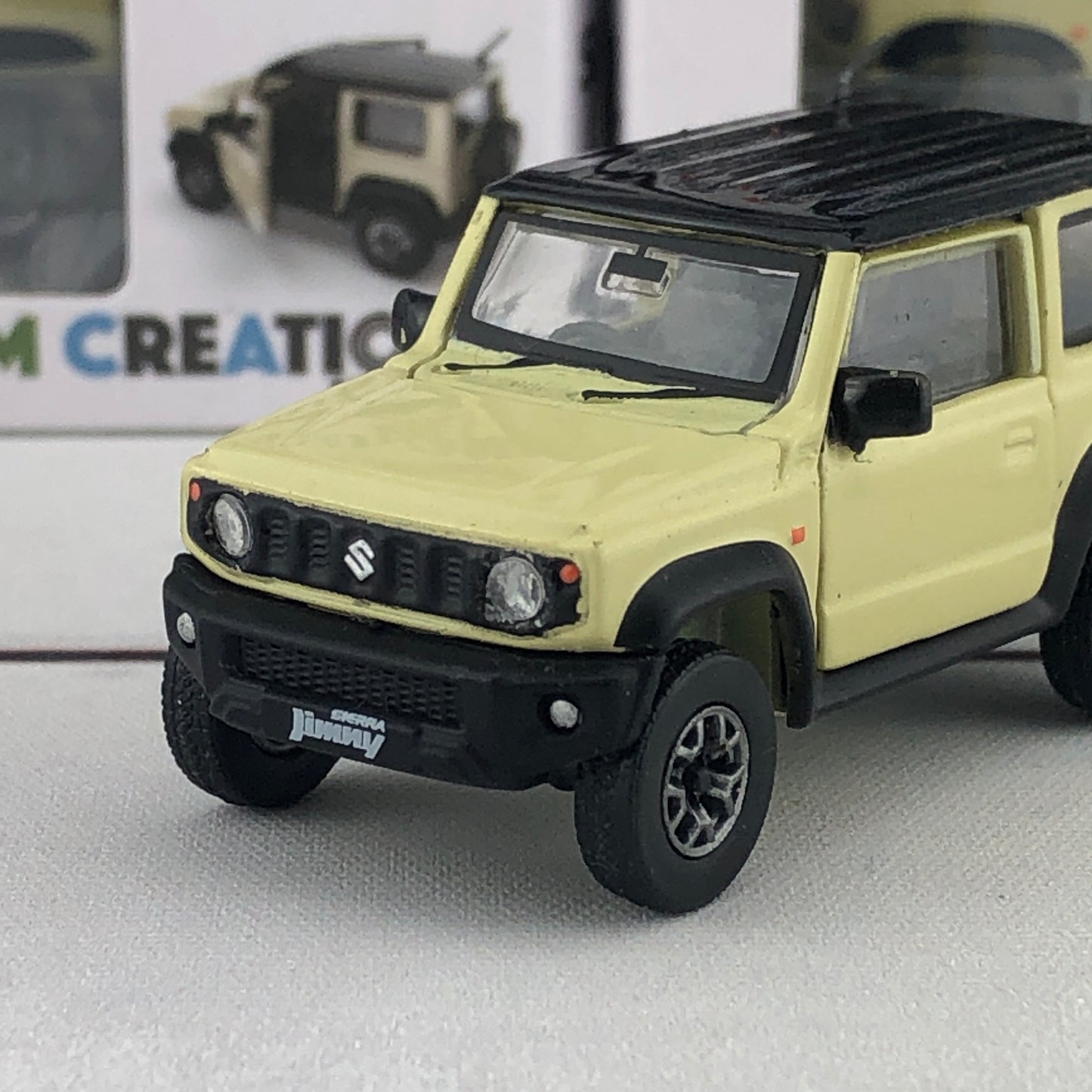 BM CREATIONS 1/64 Suzuki Jimny Sierra (JB74) RHD - Chiffon Ivory Metallic/Bluish Black Pearl 3 Top 64B0001