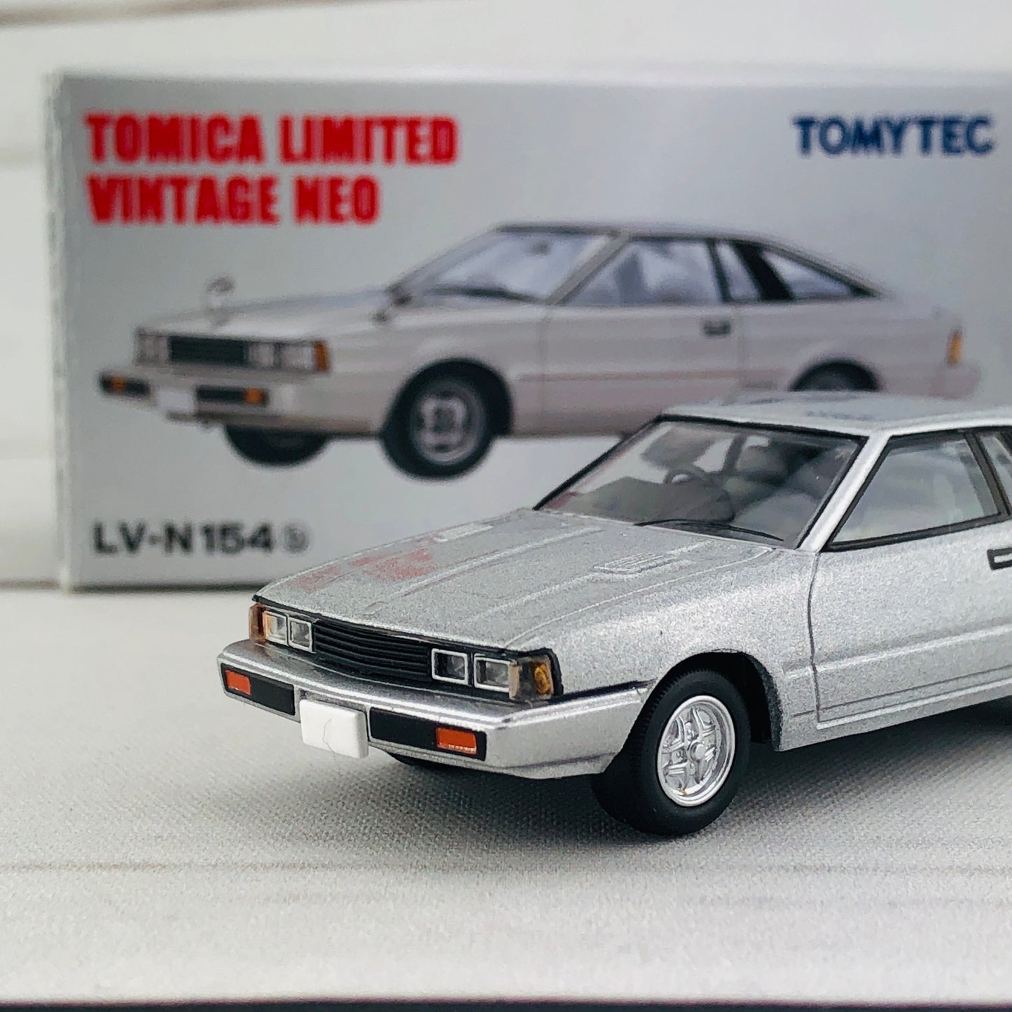 Tomica Limited Vintage 1/64 Nissan Gazelle Hatchback (1981) LV-N154b