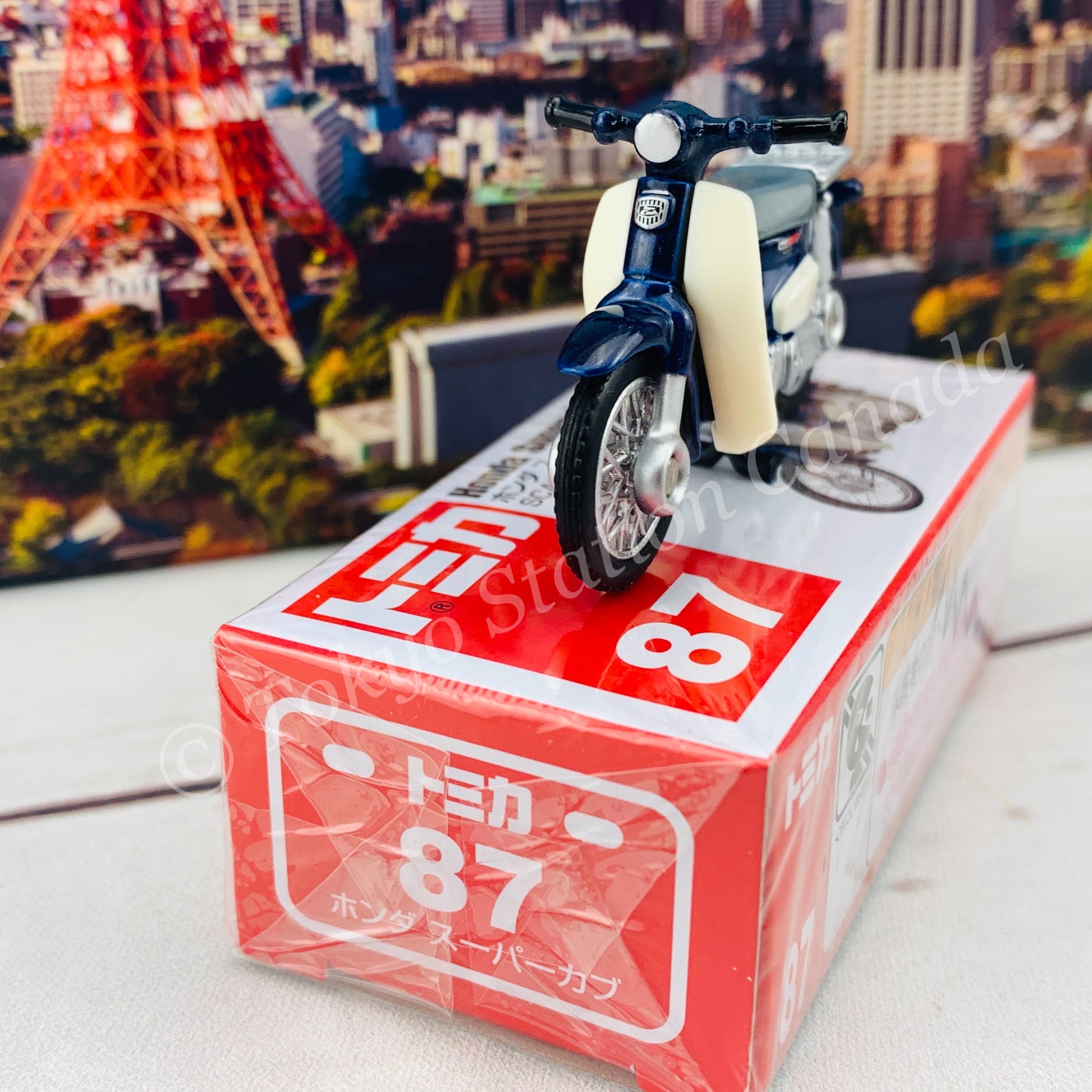 TOMICA 87 Honda Super Cub