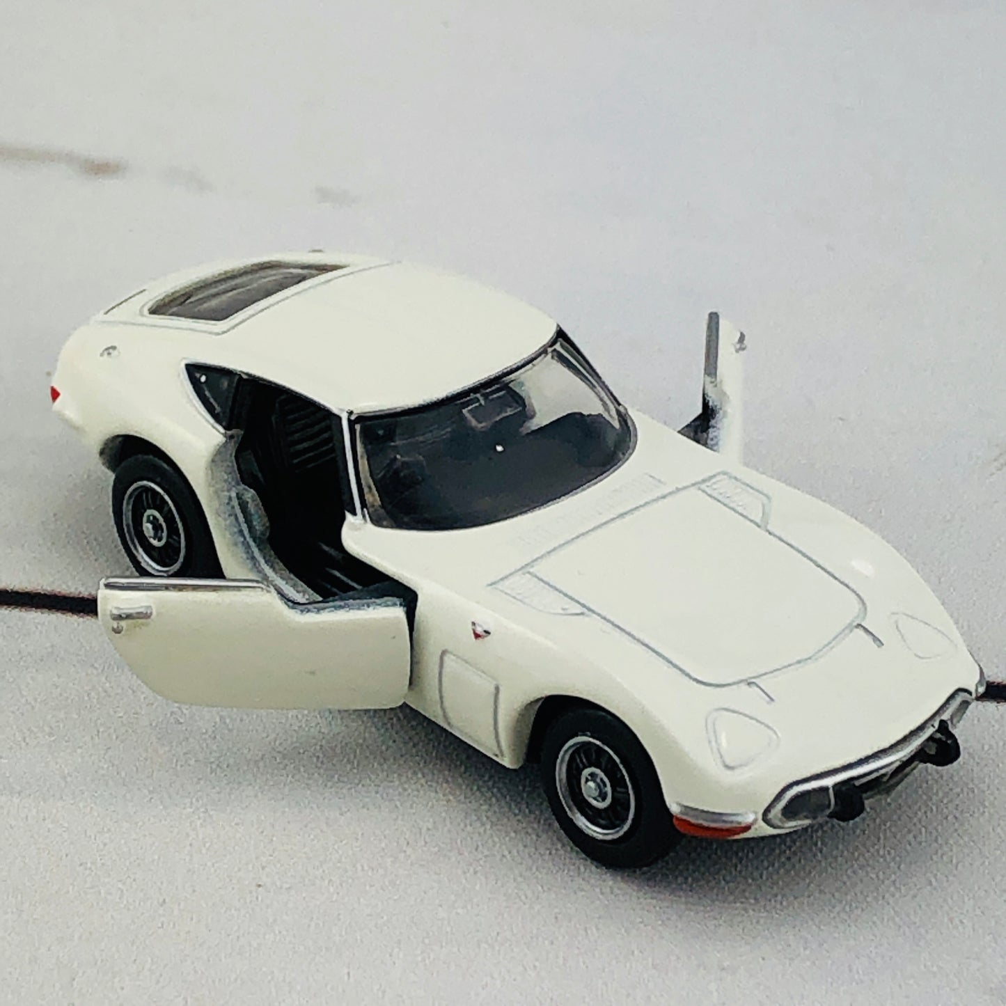 Tomica Premium 27 Toyota 2000GT