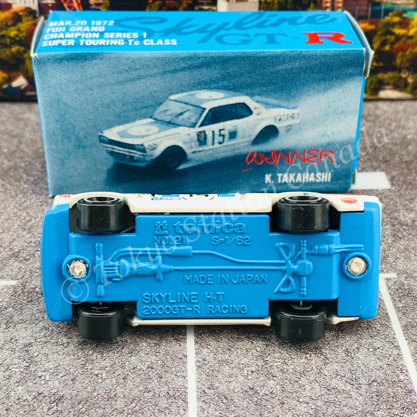 TOMICA x II ADO COMPANY Skyline HT 2000 GT-R (KPGC10) Winner K. TAKAHASHI MADE IN JAPAN