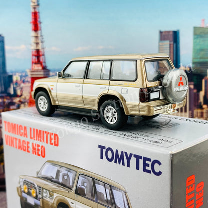 TOMYTEC TOMICA LIMITED VINTAGE NEO 1/64 Mitsubishi Pajero Super Exceed 1991 (Beige/White) LV-N189c