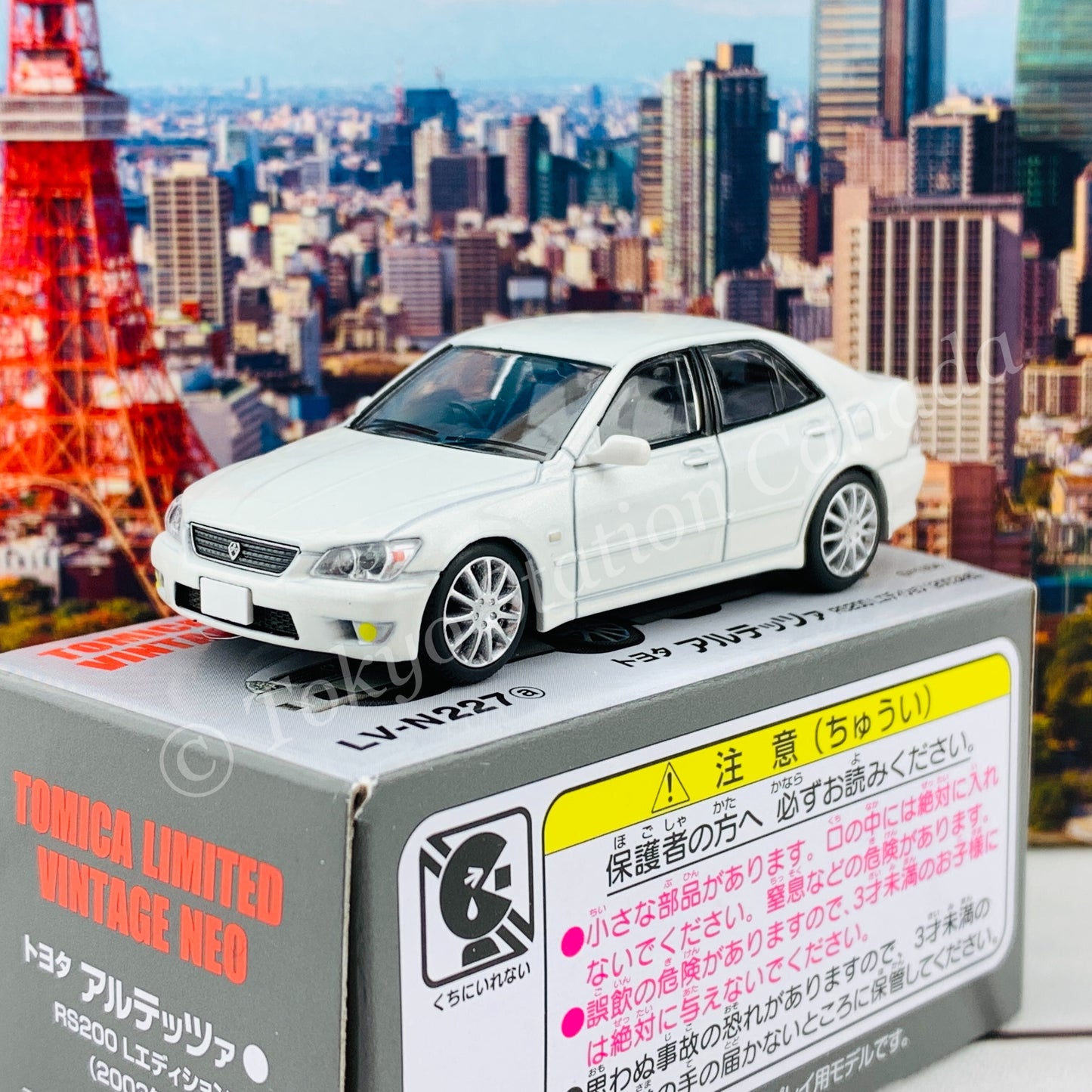 Tomytec Limited Vintage Neo 1/64 Toyota Altezza RS200 L Edition (White) LV-N227a