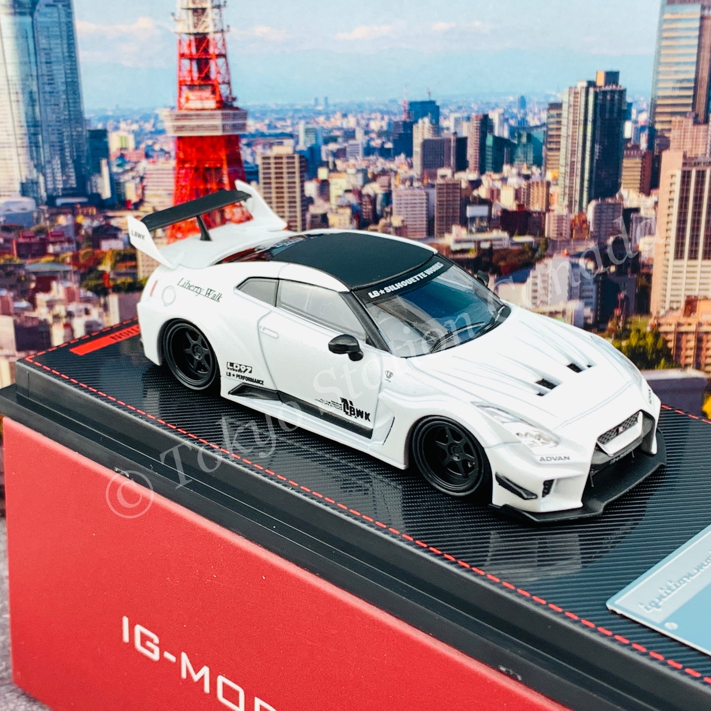 Ignition Model 1/64 LB-Silhouette WORKS GT Nissan 35GT-RR Matte Pearl White IG2380