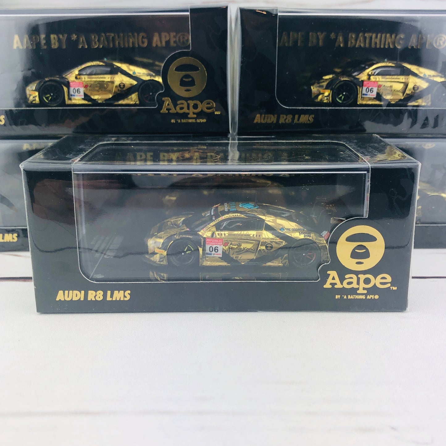 Tarmac Works 1/64 Audi R8 LMS China GT Championship 2017 AAPE / Tak Chun Group - M. Lee / A Au T64-007-CGT17A