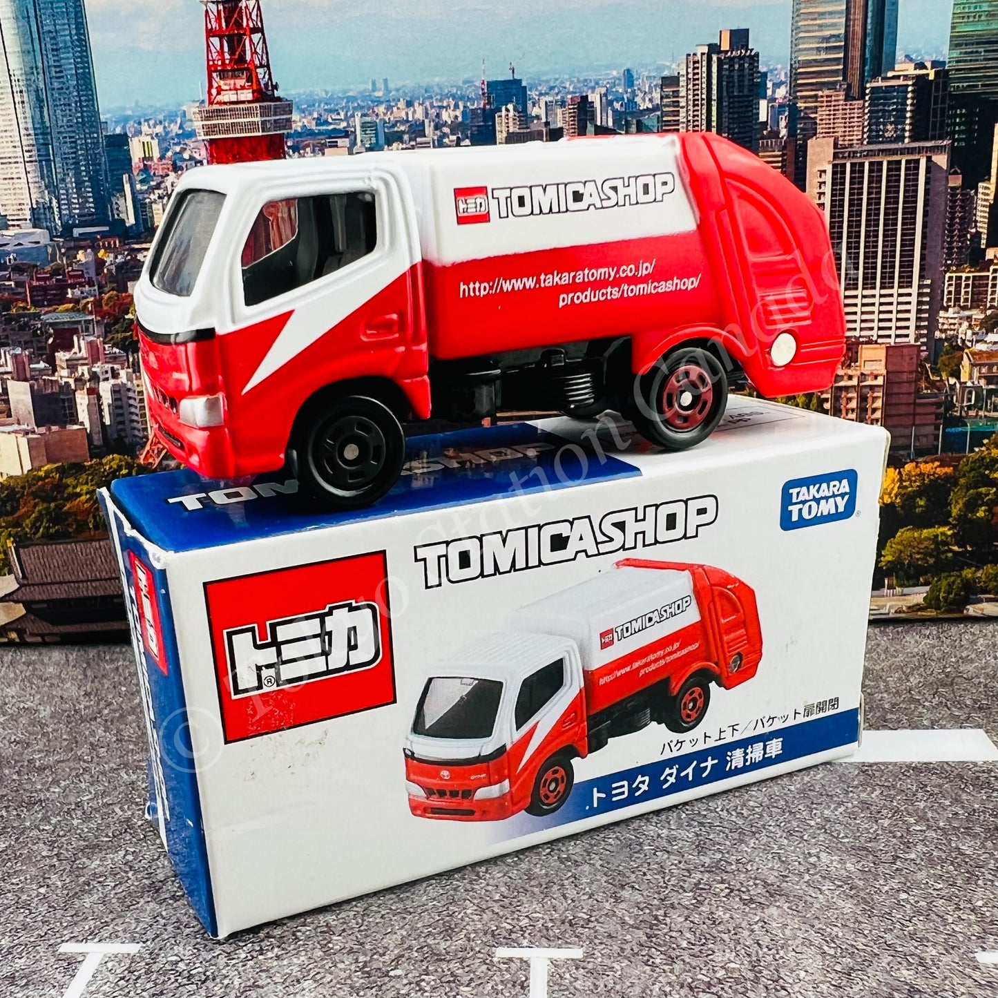 TOMICA SHOP Toyota Diyna Garbage Truck (Not For Sale Edition)