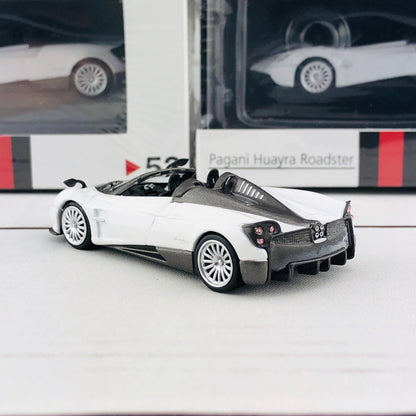 MINI GT Pagani Huayra Roadster RHD White/Black Stripe Hong Kong Exclusive MGT00053-R (Including 1 x Display Case)