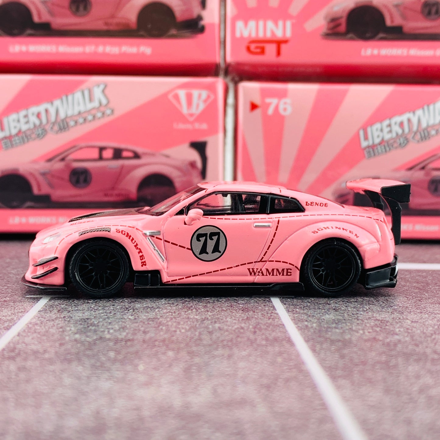 MINI GT 1/64 LB★Works Nissan GT-R (R35) Type 2, Rear Wing ver 3 Pink Pig RHD MGT00076-R