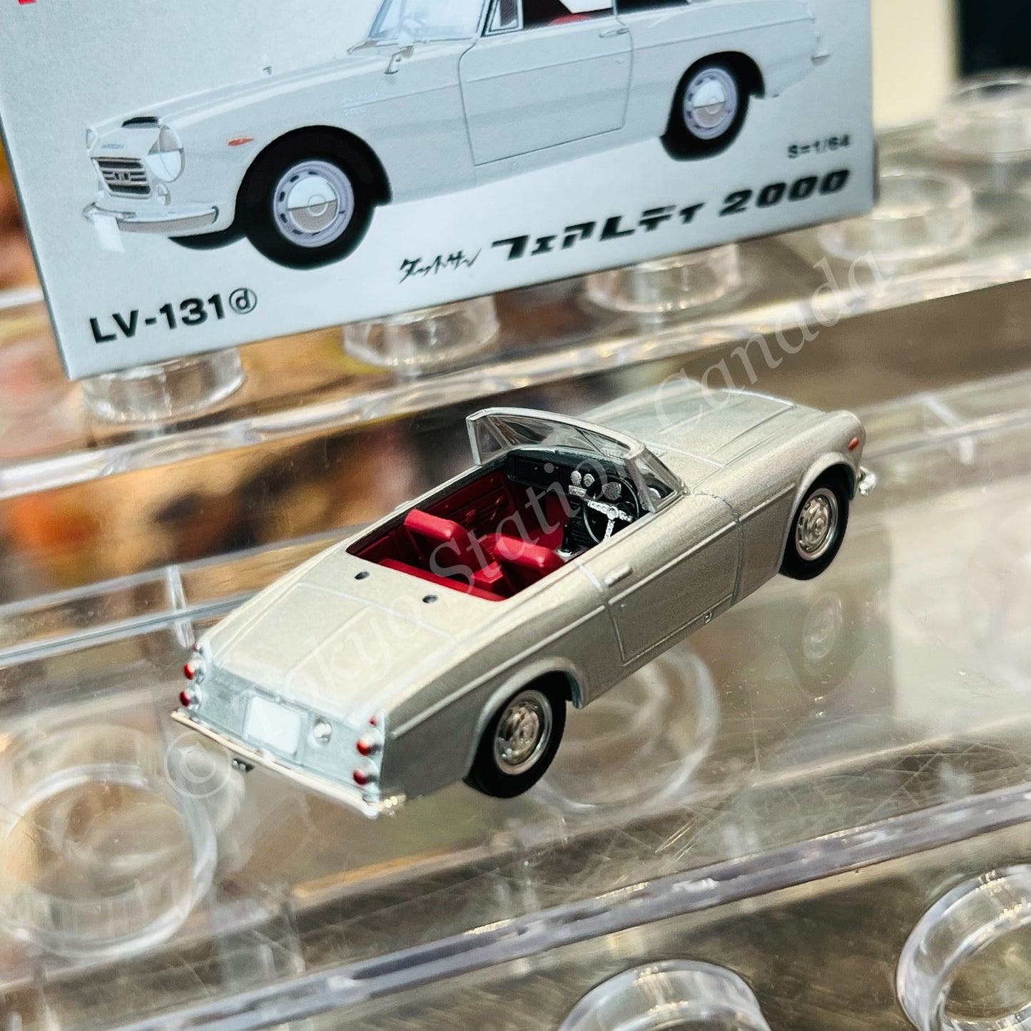 TOMYTEC Tomica Limited Vintage 1/64 Datsun Fairlady 2000 (Silver) LV-131d