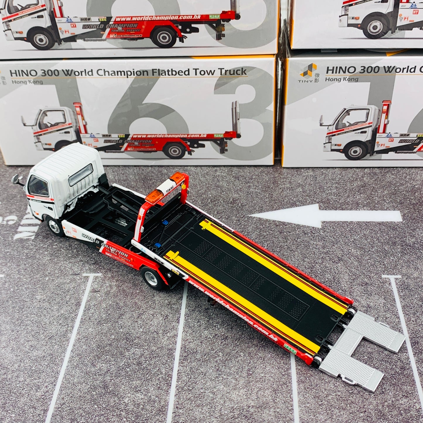 Tiny City 163 - HINO 300 Flatbed Tow Truck 日野300 韋川平板拖車