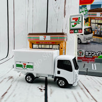 TOMICA WORLD Tomica Town 7-11 (with Tomica)