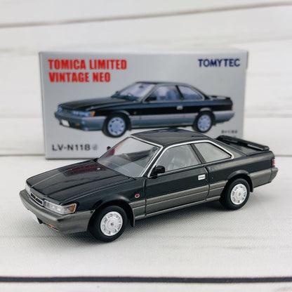 Tomica Limited Vintage 1/64 Nissan Leopard 2.0XS-II Black/Silver (1987) LV-N118d