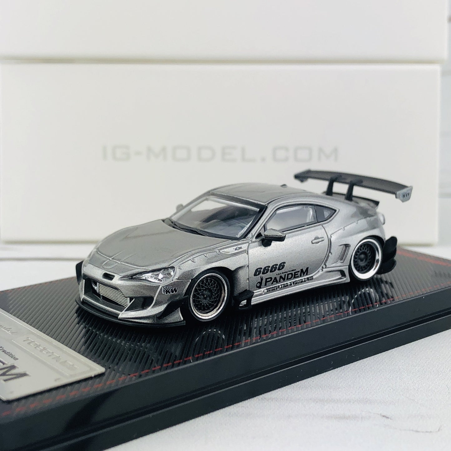 Ignition Model 1/64 Pandem Toyota 86 V3 Gray Metallic 1406