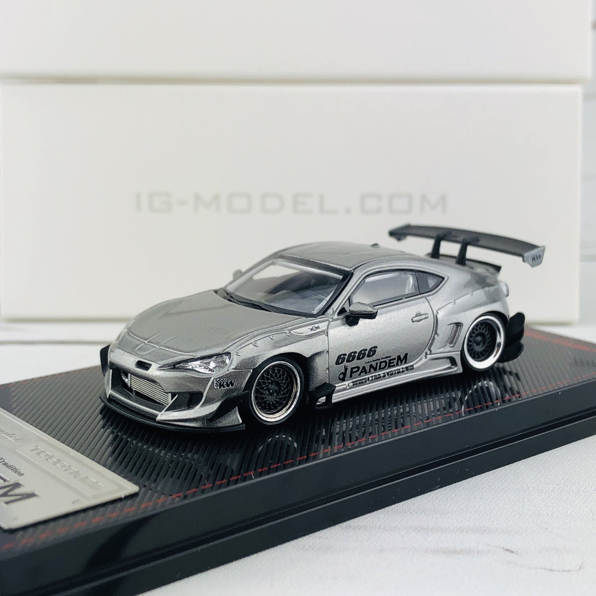 Ignition Model 1/64 Pandem Toyota 86 V3 Gray Metallic 1406