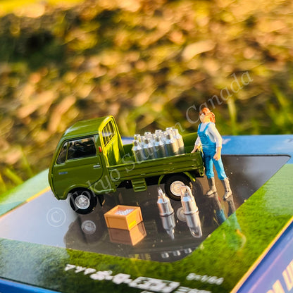 TOMYTEC Tomica Limited Vintage NEO 1/64 Mazda Porter Cab with three-way open (green) and figures LV-198a