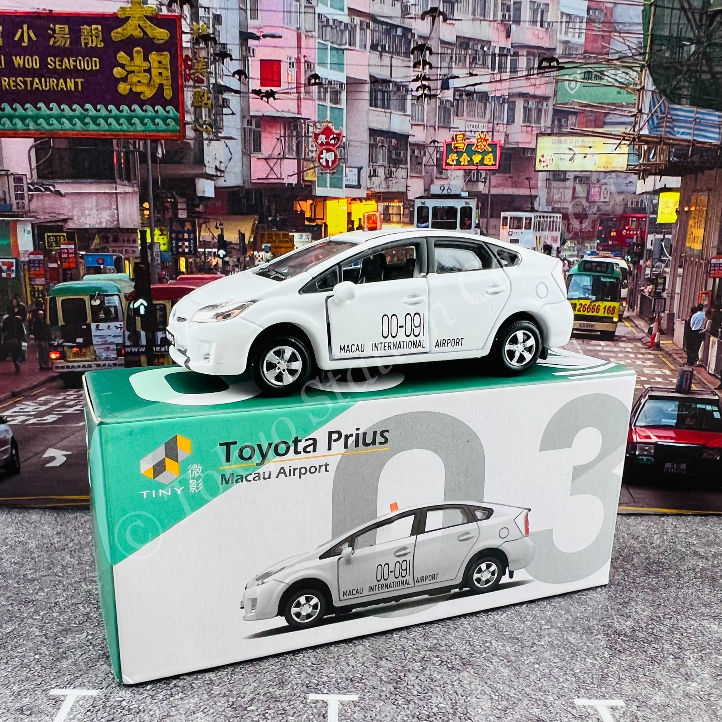 TINY 微影 MC03 Toyota Prius Macau Airport ATC64628