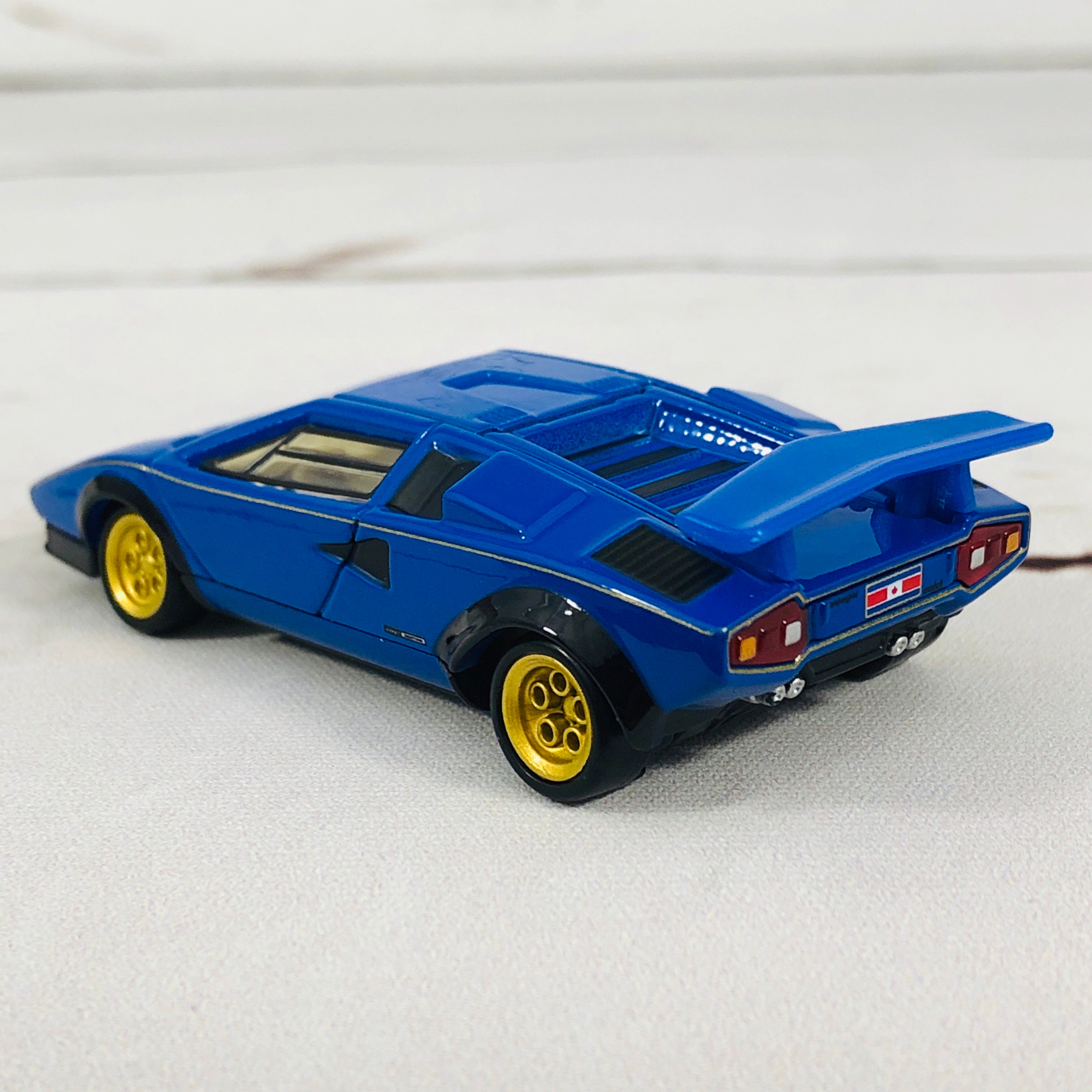 Tomica Premium 10 Lamborghini Countach LP500S – Tokyo Station