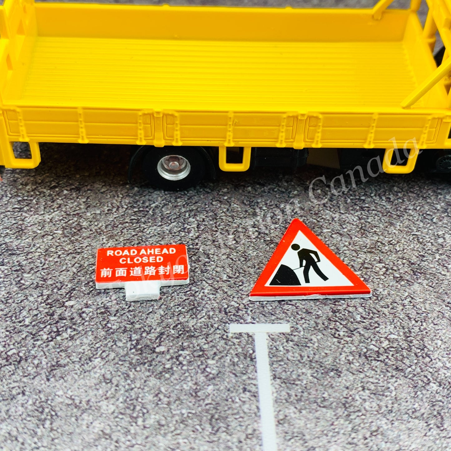 Model 1 1/76 ISUZU N-SERIES Road Work Vehicle 修路箭嘴工程車 T33606