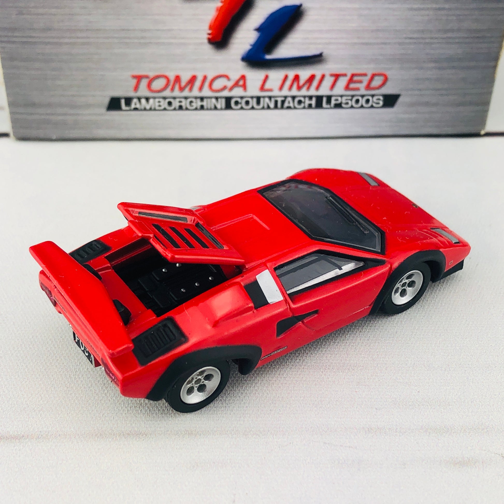 Tomica Limited 0031 Lamborghini Countach LP500S