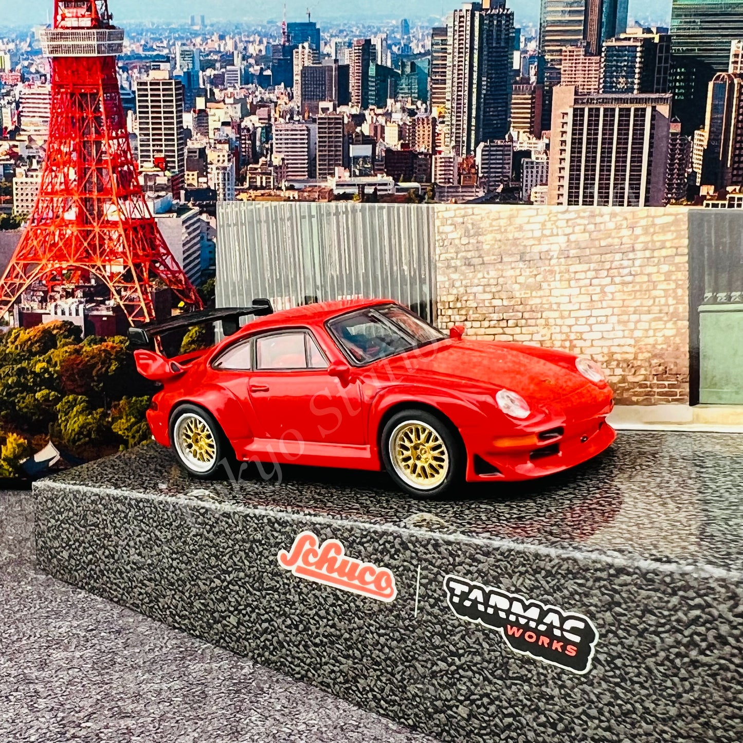 TARMAC WORKS x Schuco 1/64 Porsche 911 (993) GT2 Red T64S-004-RD