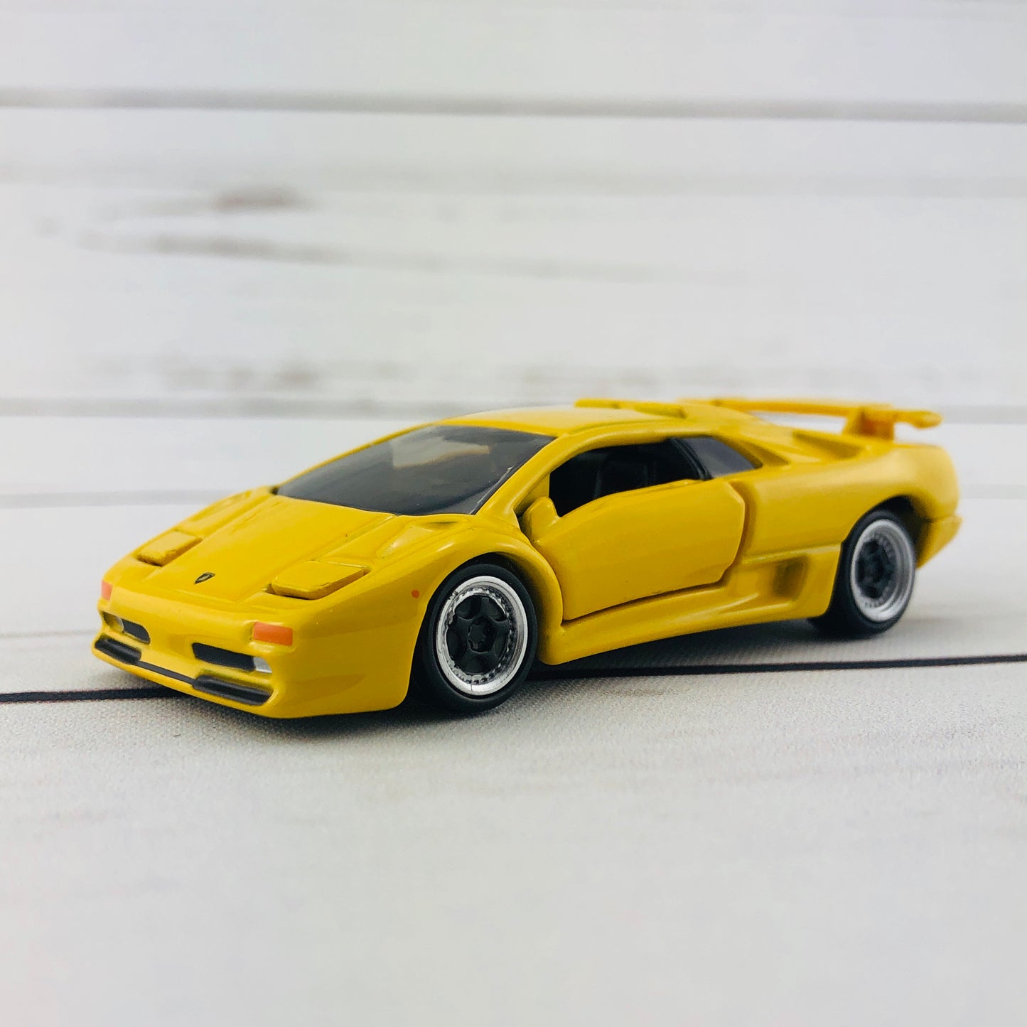 Tomica Premium 15 Lamborghini Diablo (Yellow)