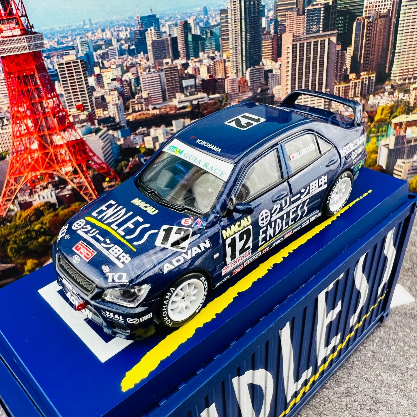 TARMAC WORKS COLLAB64 1/64 Toyota Altezza Macau Guia Race 2001 Mitsuhiro Kinoshita with Container T64-019-01MGP12