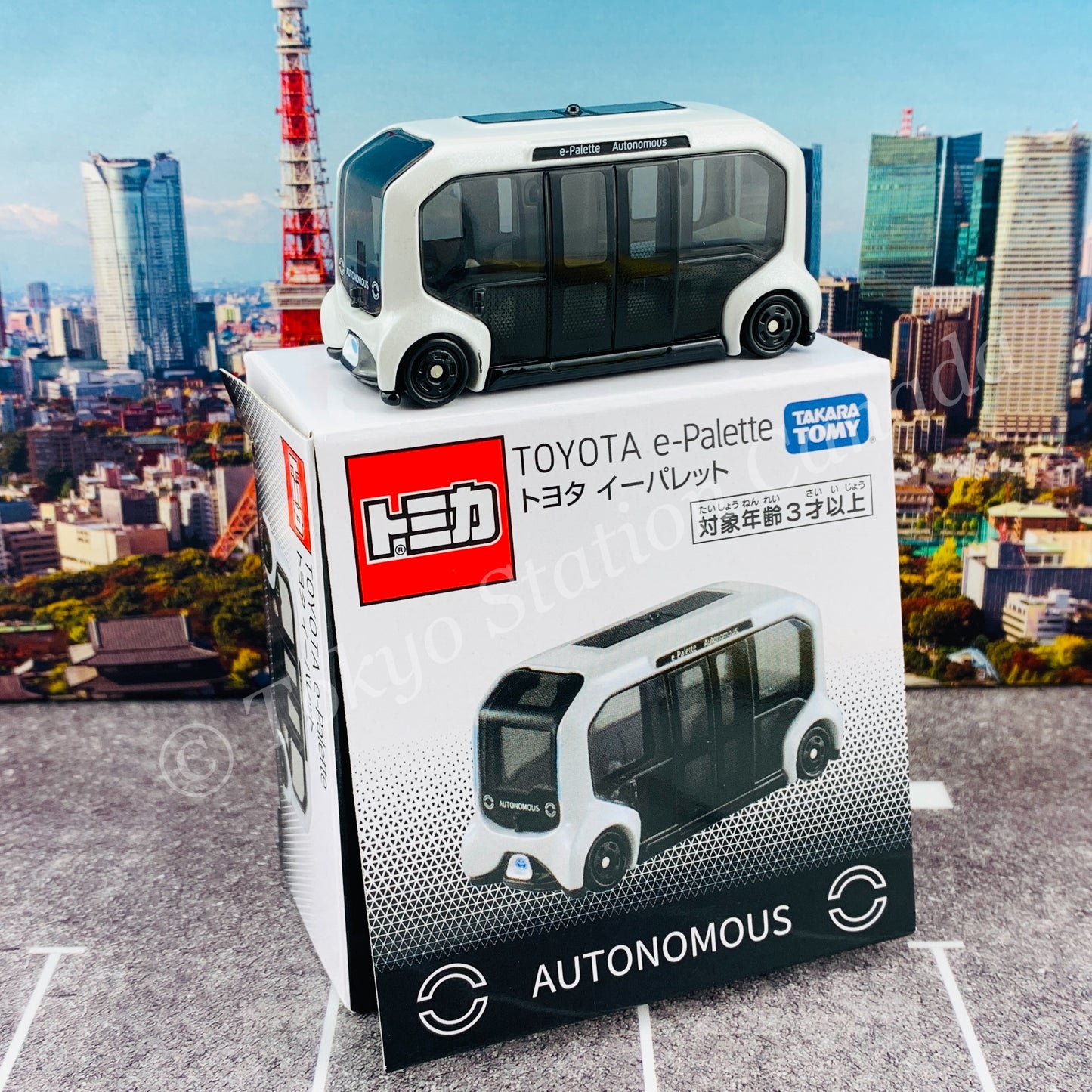 TOMICA Toyota e-Palette