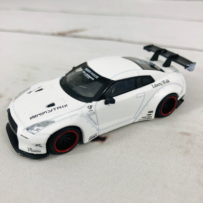 MINI GT LIBERTYWALK LB★WORKS Nissan GTR (R35) Matte White - RHD MGT00009-R