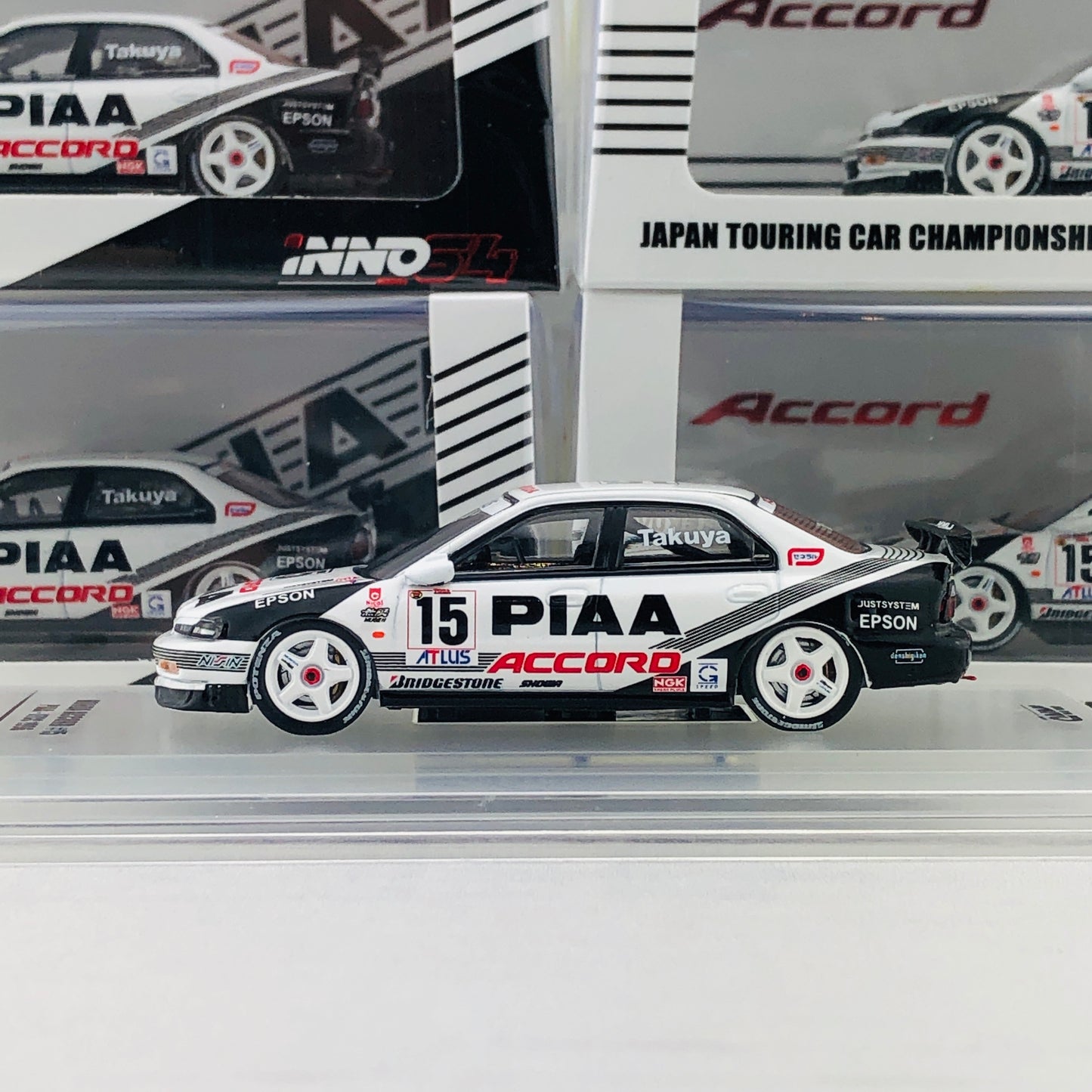 INNO64 1/64 HONDA ACCORD #15 "PIAA" JTCC 1996 IN64-CD6-PI96
