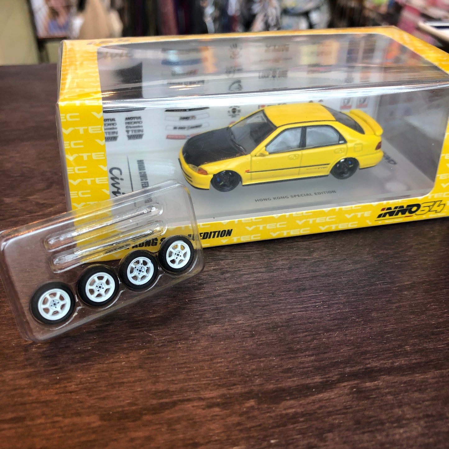 INNO64 HONDA CIVIC FERIO EG9 YELLOW with Customizable Stickers and 1 set of wheel - HONG KONG SPECIAL EDITION