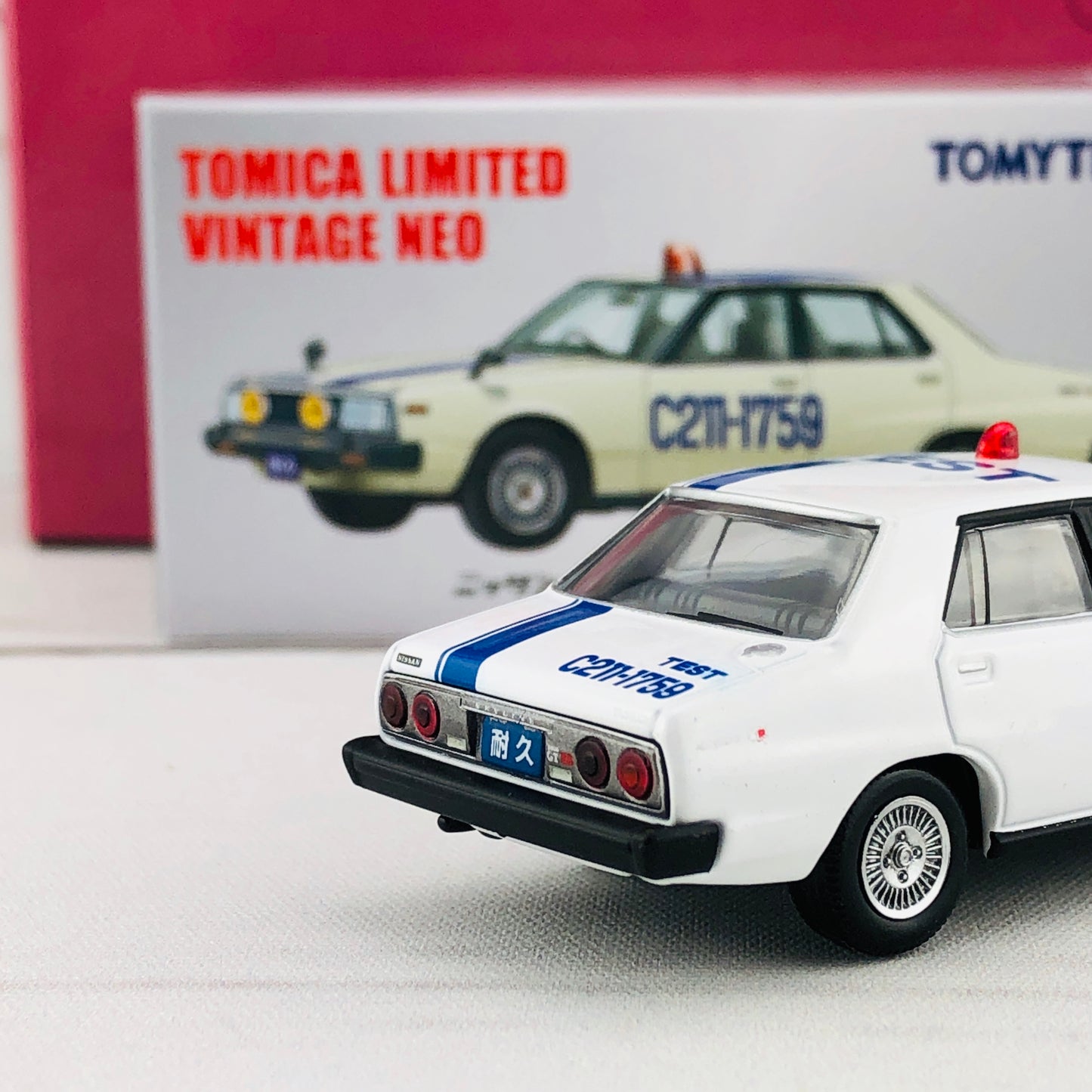 Tomica Limited Vintage 1/64 Nissan Skyline 2000 Turbo GT-E.S TEST CAR (1980) OGIKUBO-DAMASHII Vol.4