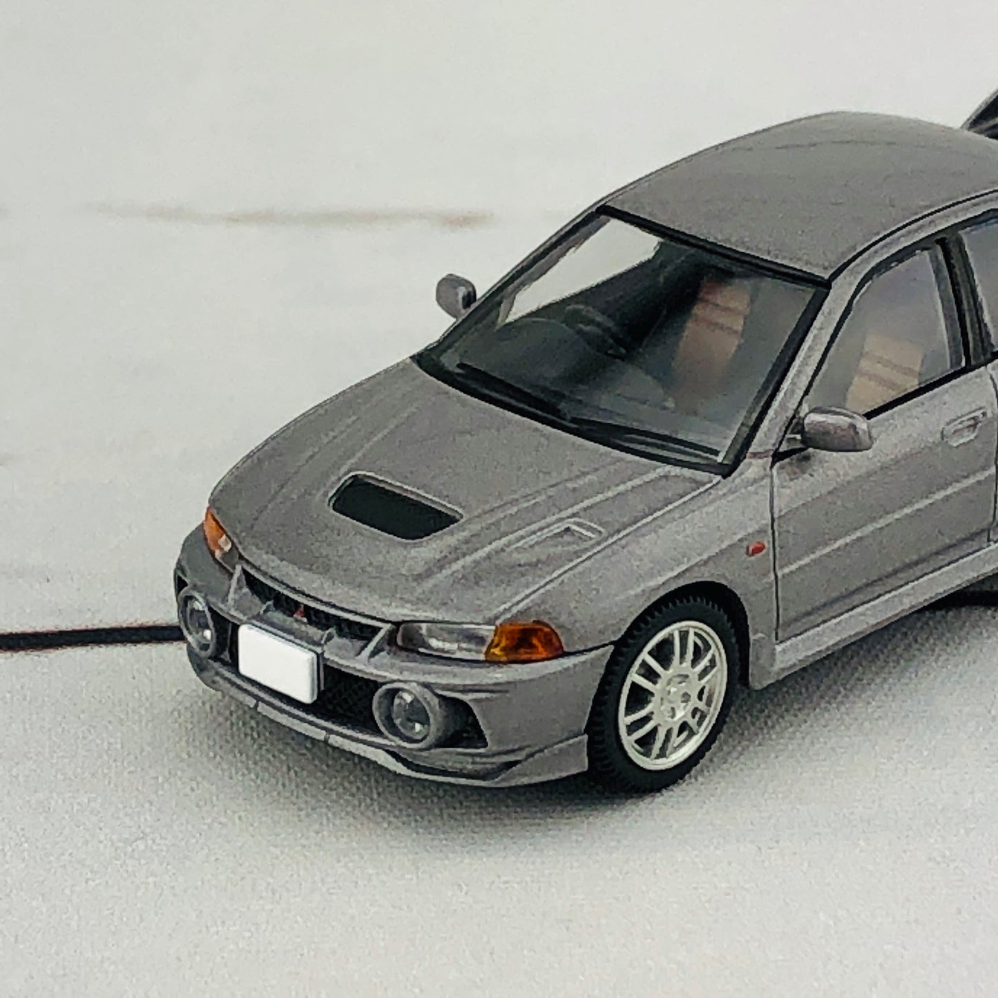 Tomica Limited Vintage Neo Mitsubishi Lancer Evolution IV GSR Silver (1996) LV-N186a