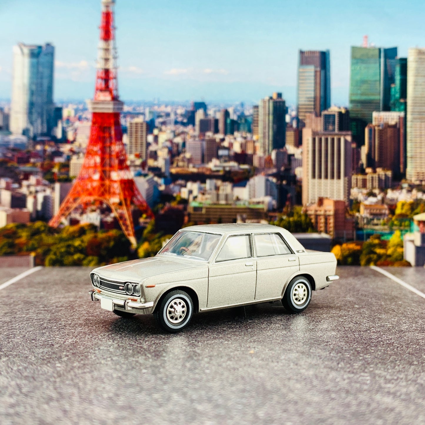 Tomica Limited Vintage Tomytec 1/64 Datsun Bluebird 1600 SSS Grey LV-168b (1969)