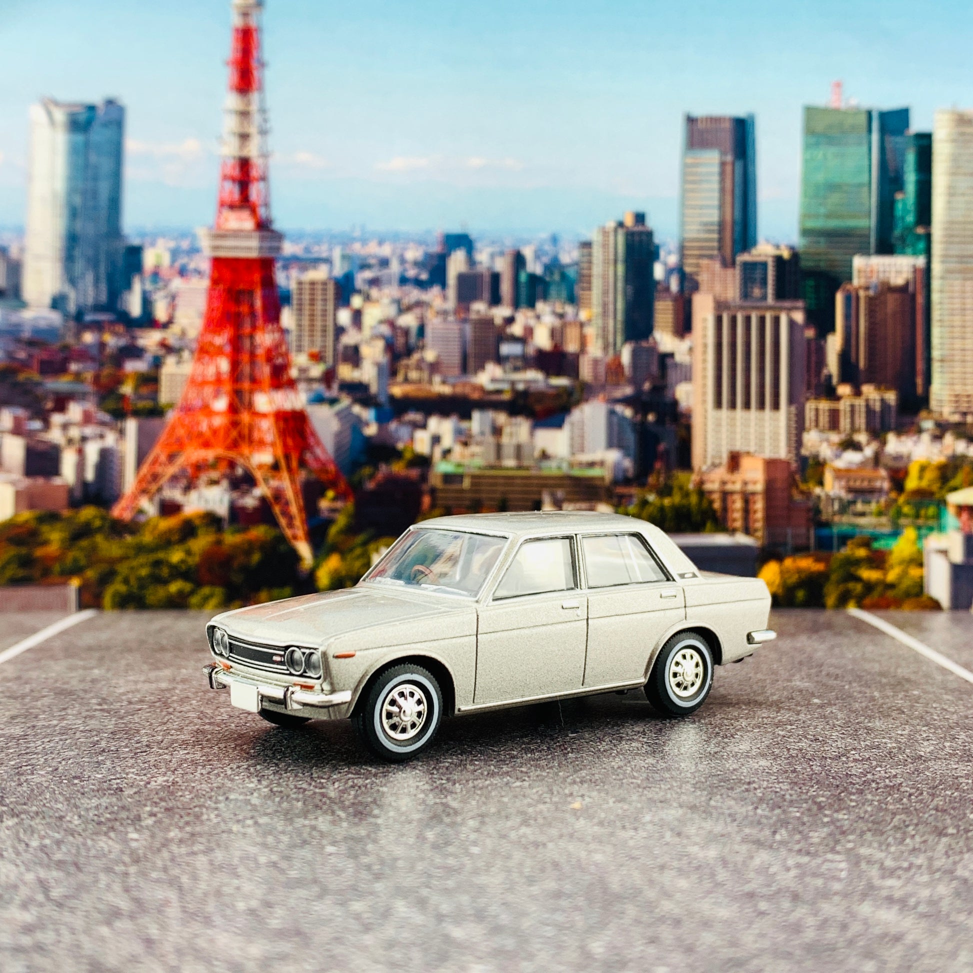 Tomica Limited Vintage Tomytec 1/64 Datsun Bluebird 1600 SSS Grey LV-168b (1969)