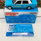 Tomytec Tomica Limited Vintage Neo 1/64 TOYOTA CROWN COMFORT HK TAXI LANTAU BLUE Hong Kong Exclusive