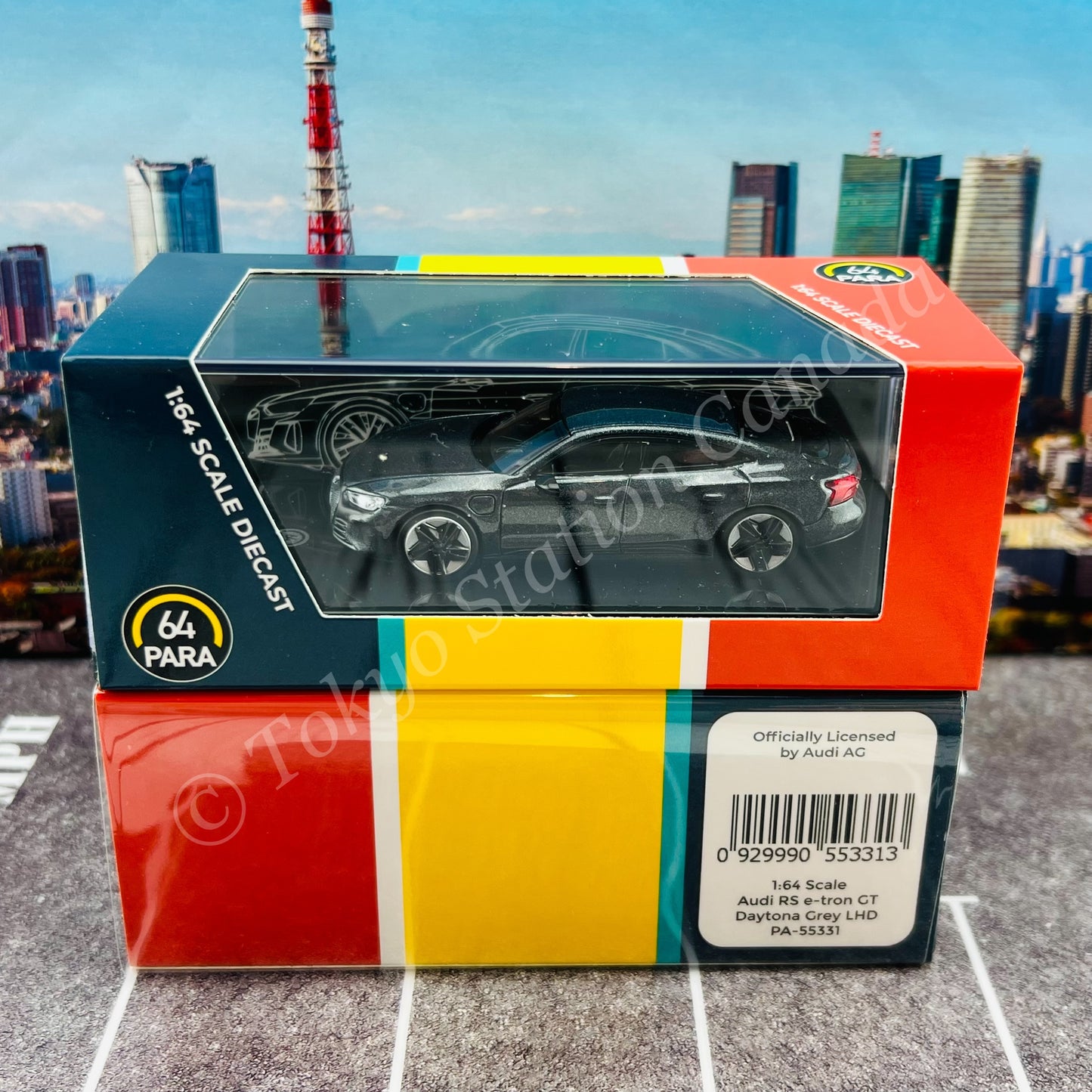 PARA64 1/64 Audi e-tron GT Daytona Grey LHD PA-55331