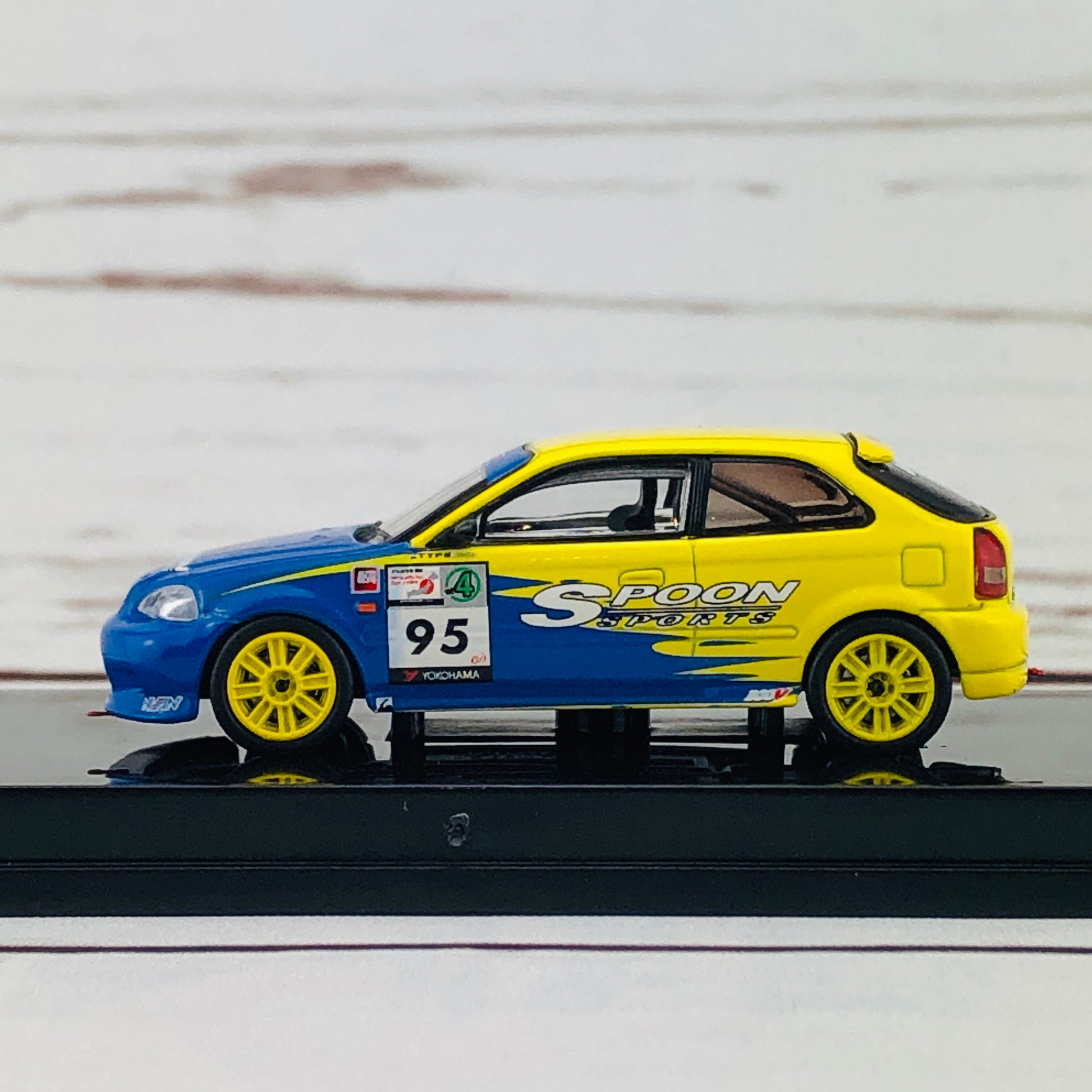 Tarmac Works 1/64 Honda Civic Type R EK9 Super Taikyu #95