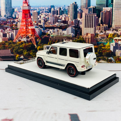 MOTORHELIX 1/64 Mercedes-AMG C63 WHITE