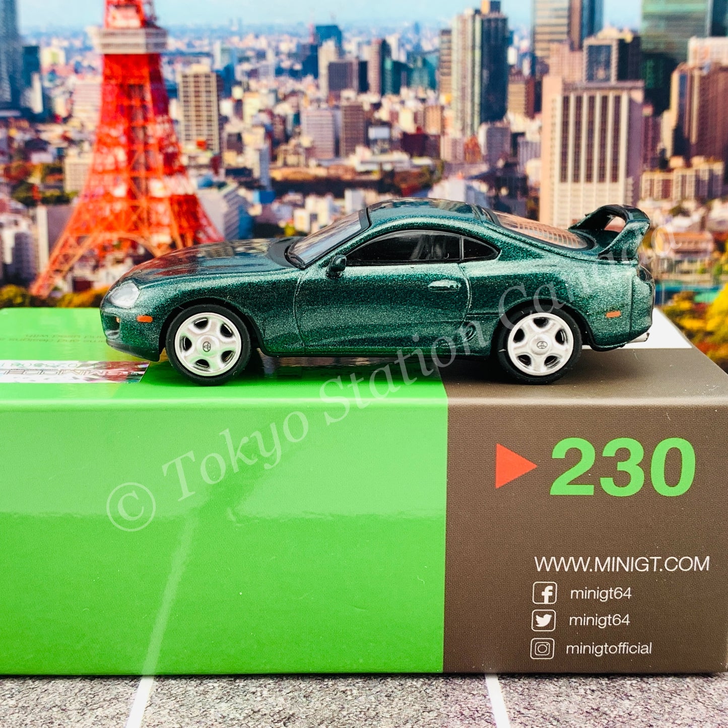 MINI GT 1/64 Toyota Supra  Dark Green Pearl Metallic RHD MGT00230-R