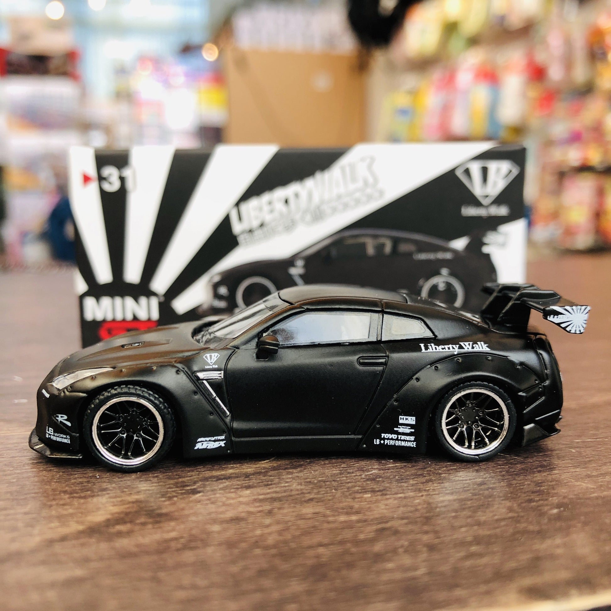 MINI GT LIBERTYWALK LB★WORKS Nissan GTR (R35) Matte Black LHD (USA Exclusive) MGT00031-MJ