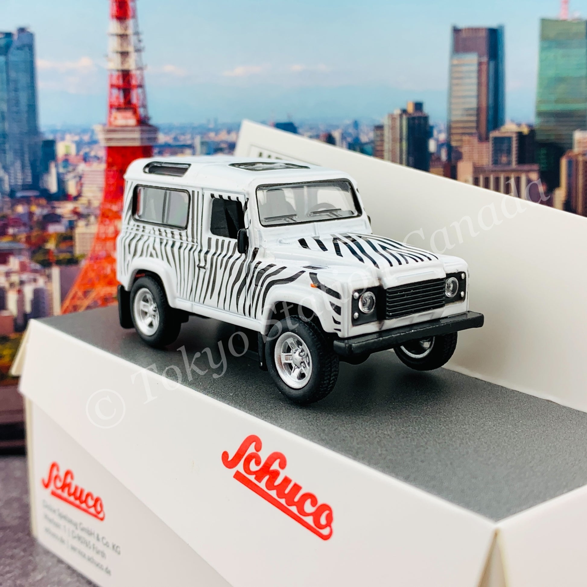 Schuco 1/64 Land Rover Defender Safari 452021800
