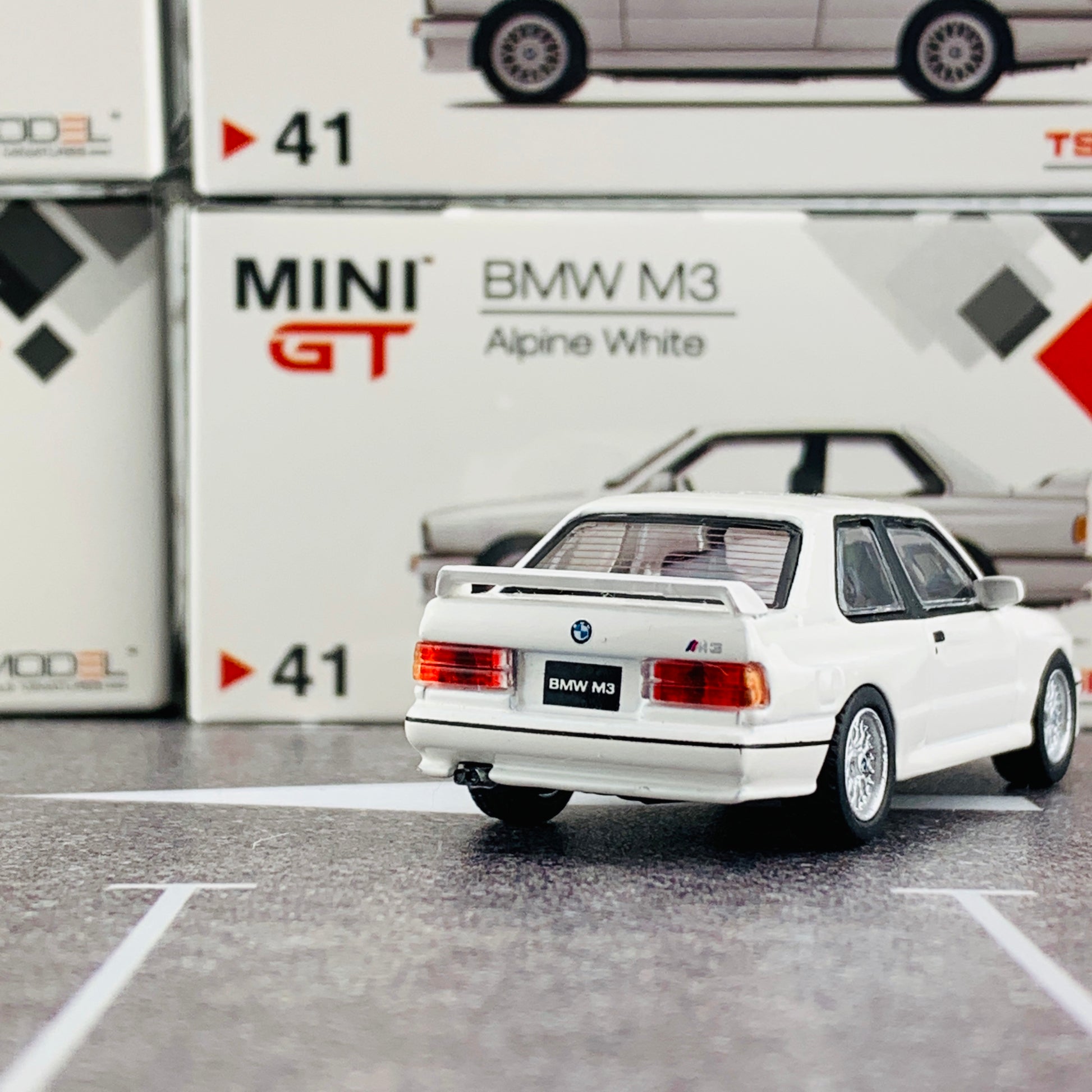 MINI GT 1/64 BMW M3 (E30) Alpine White RHD MGT00041-R